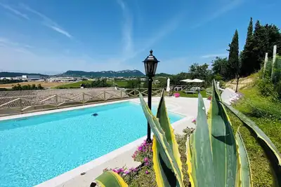 Image de Villa Poggio Ulivo Pool-Apartments, 15 minutes by car from Lake Garda-Bardolino