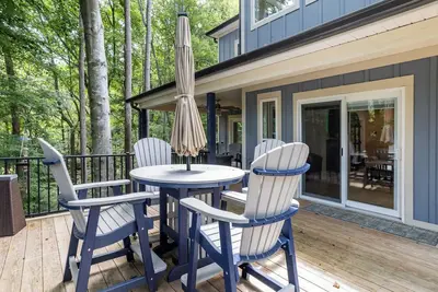 Image de Cozy 3br Home - Peaceful Lake Cove Views
