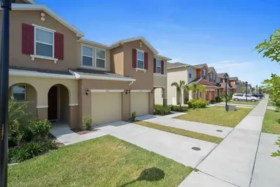 Image de Family Friendly 4Bd Townhome Disney w Pool Access