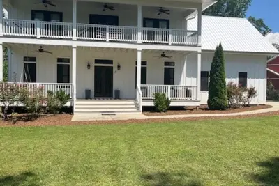 Image de Charming 3-bedroom farmhouse with WiFi, Ac in serene Fletcher