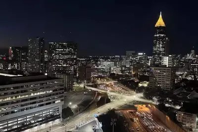 Image de Toast to the City/ Atl High-Rise with Bar & Views