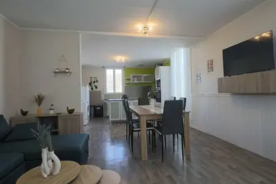 Image de Maison de Vacances 'Les Lavandes' avec Vue sur la Montagne et Wi-Fi