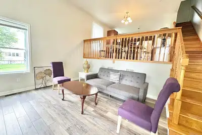 Image de 3-bedroom townhome in peaceful Danville with WiFi, Ac. Enjoy your stay