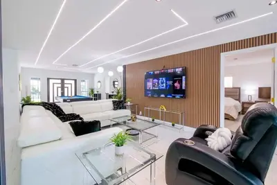 Image de Luxury 5br/4bath with Pool/Grill/Fire Pit/Parking