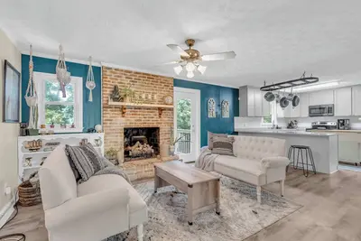Image de New 3br Retreat • Close to Downtown - Quiet Spot