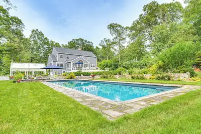 Image de Pool, Gardens & Hot Tub: Luxe Sandy Hook Home!