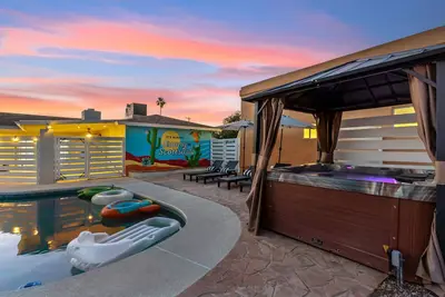 Bray House | Epic Shared Backyard | Pool | Games