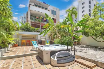 Image de Condado Villa 4Bd 3Ba | Spa/Generator/Parking