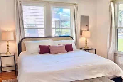 Image de The Raleigh Revival / Downtown / Dog Friendly / Sleeps 6