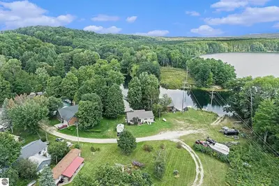 Image de The Mesick Hideaway – 4br/3ba Family Fun Spot w/ Lake, River & Hiking Trails