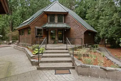 Image de Kalama River Lodge. River-front Retreat w/Game Room! Dogs Ok
