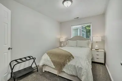 Image de 2-bedroom cozy basement North Salt Lake with WiFi, Ac