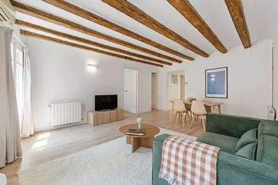 Image de Appartement central à Sant Antoni : Location mensuelle idéale avec balcon et climatisation