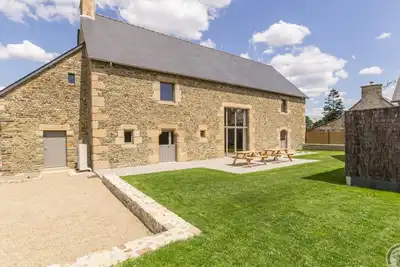 Image de Maison de Charme en Pierre avec Jardin à Céaux