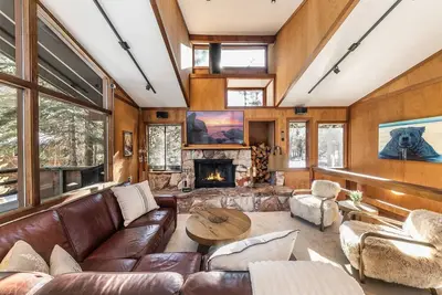 Image de Front and Center at Palisades by Tahoe Getaways - 3br, Walk to Palisades!