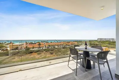 Image de A360. W42 - Elegant 4br Retreat | Steps to Eagle Beach