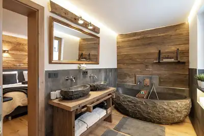 Image de Alpine Lodge Ski In- Ski Out Luxurious vacation apartment with 4 bedrooms
