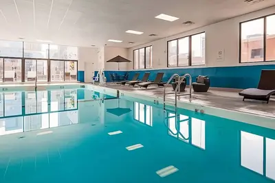 Image de 2 Spacious Units Close to Navy Pier! Pool, Parking