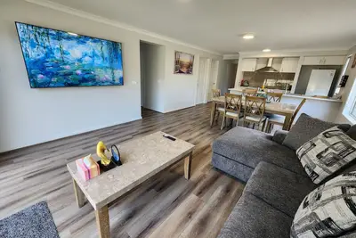 Image de Contemporary Coastal Retreat. A Perfect Place to Relax and Unwind.