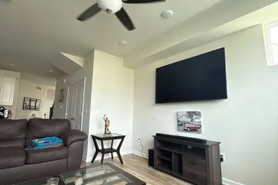 Image de Charming 3-bedroom townhome with WiFi, Ac in welcoming Zionsville