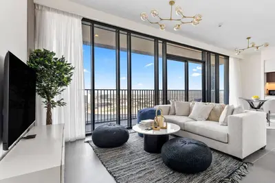 Image de Serene 2bdr with Beach Scenery In Creek Harbour-30