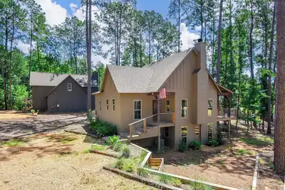 Image de Firefly Cottage, Firefly Cottage | Lake Martin Getaway | Sleeps 8 | Pet Friendly
