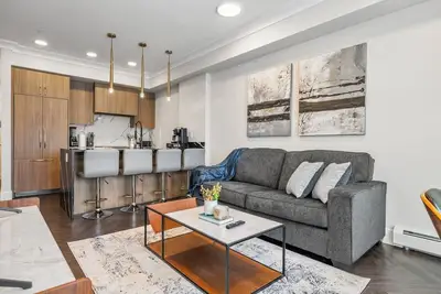 Image de Luxurious 2br Suite near Mru & Downtown /w Parking