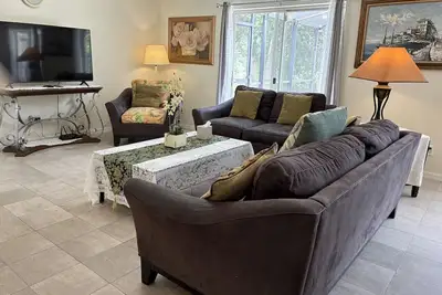 Image de Lovely  4 bed 2 bath Family retreat