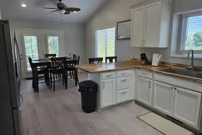 Image de 5 Bed, 3 Bath Spacious Home