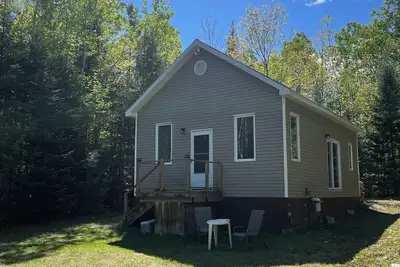 Image de Rustic off grid 2-bedroom cabin in Bissett Creek