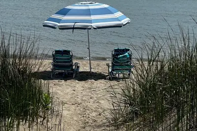 Image de Beachfront Cottage on the Lake