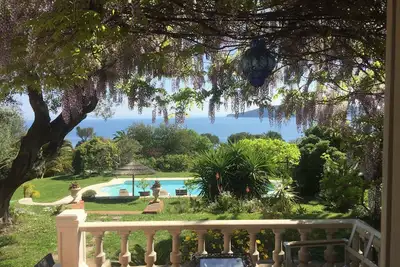 Image de Villa indépendante dans parc arboré et vue mer exceptionnelle