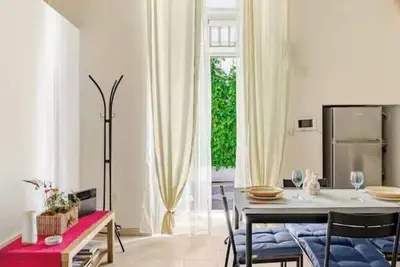 Image de Outside the Walls