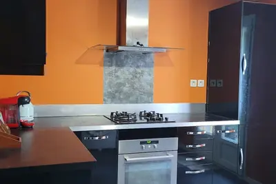 Image de L' appartement de la Villa Del Sol vous accueille Ă Pierrevert