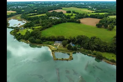 Image de Vaste propriété bord de mer et jardin clôturé ideal animaux de compagnie
