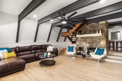 Image de Pet-Friendly Lakehouse w/ Gameroom & Kayaks