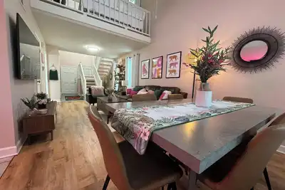 Image de Welcome to Tiger Townhome!
