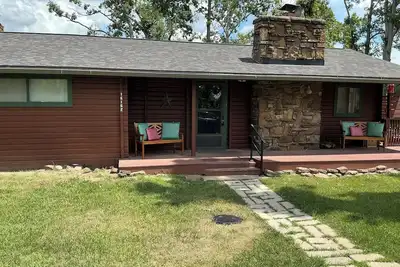 Image de Lorel’s Log House on Beaver Lake