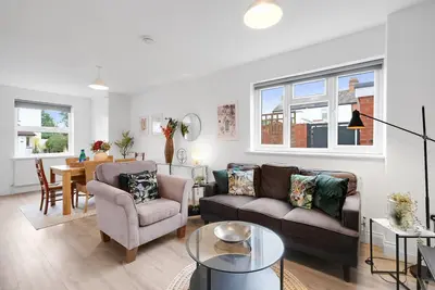 Image de Stylish 4 Bedroom, 2. 5-Bath Home in Borehamwood
