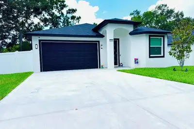 Image de Modern Spacious 4-bedroom house with WiFi, Ac in lovely Tampa