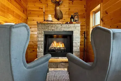 Image de Welcome to The Tree House – A Cozy Cabin Getaway in the North Georgia Mountains