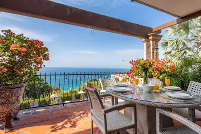 Image de Oceanview Villa – Pool, Palapa & Prime Location 4bd Villa for rent in Amapas,