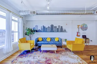 Image de Brand New Modern Spacious Loft in Downtown with free parking