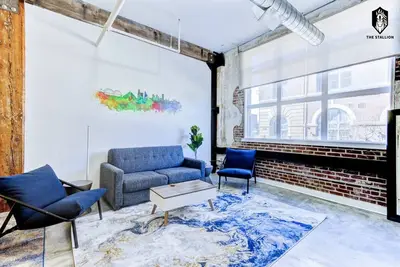 Image de Brand New Modern Spacious Loft in Downtown with free parking