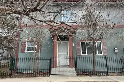 Image de Charming 3-bedroom townhome with WiFi, Ac  in fabulous central Denver Colorado.