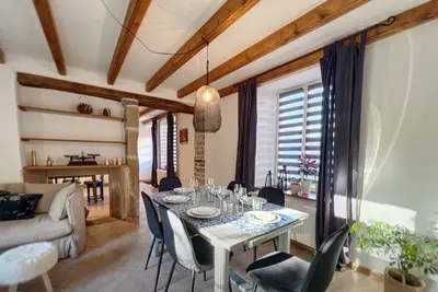 Image de Les Pierres du Bonheur. Vacances en famille, amis dans notre maison de village.