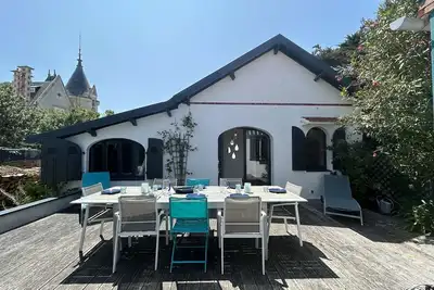 Image de Maison spacieuse proche plage, 4 chambres, terrasse, parking, Internet à St-Gilles