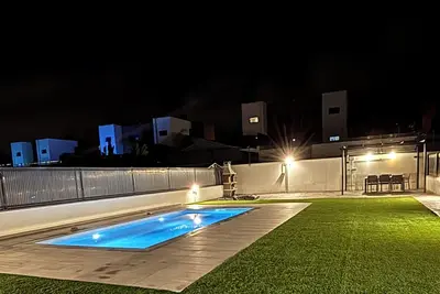 Image de House Roda de BerĂ , private swimming pool, garden, Bbq, parking