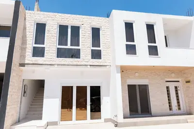 Image de 5-bedroom apartment in lovely Ulcinj with WiFi, Ac