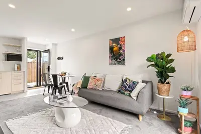Image de Vibrant 2 bed Henderson Abode